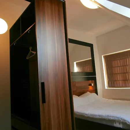 Kevin's In St John Park Apartment *